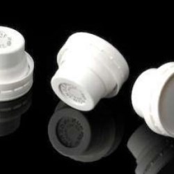 Pressure cap with silica gel